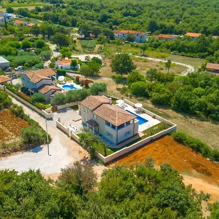 Villa Beautiful Bel Fiore In Sv Lovrec